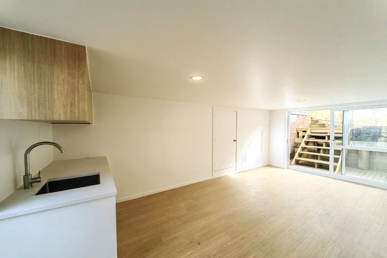 Photo of property in 11 Cypress Place, Sunnynook, Auckland, 0620