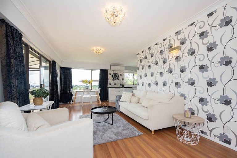 Photo of property in 2/48 Hogans Road, Glenfield, Auckland, 0629