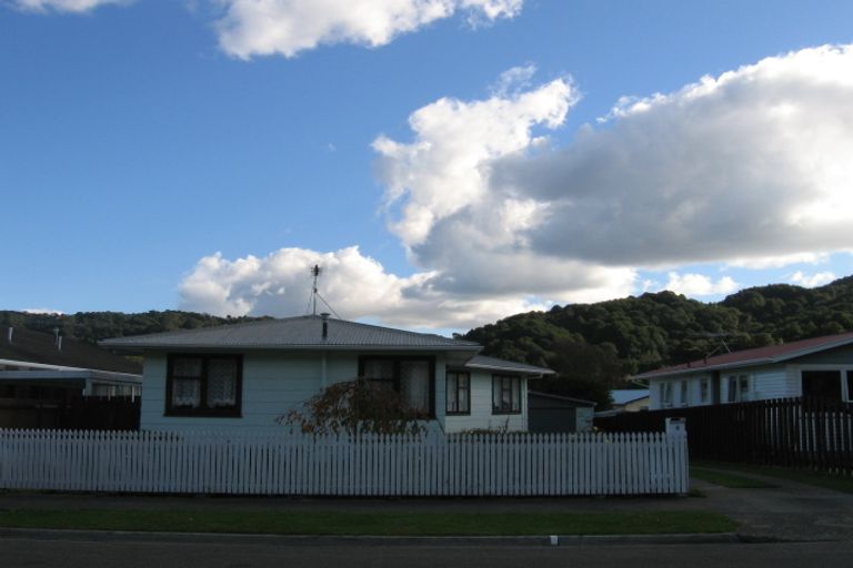 Photo of property in 3 Manurewa Grove, Wainuiomata, Lower Hutt, 5014