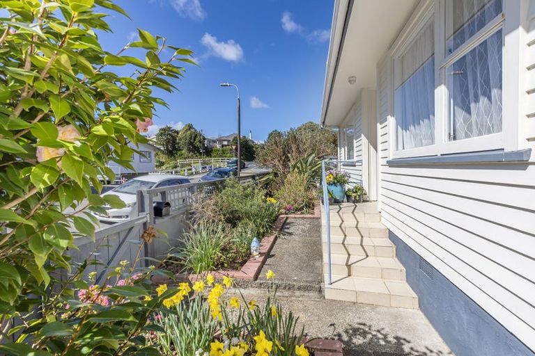 Photo of property in 2a Wilfred Street, Tawa, Wellington, 5028