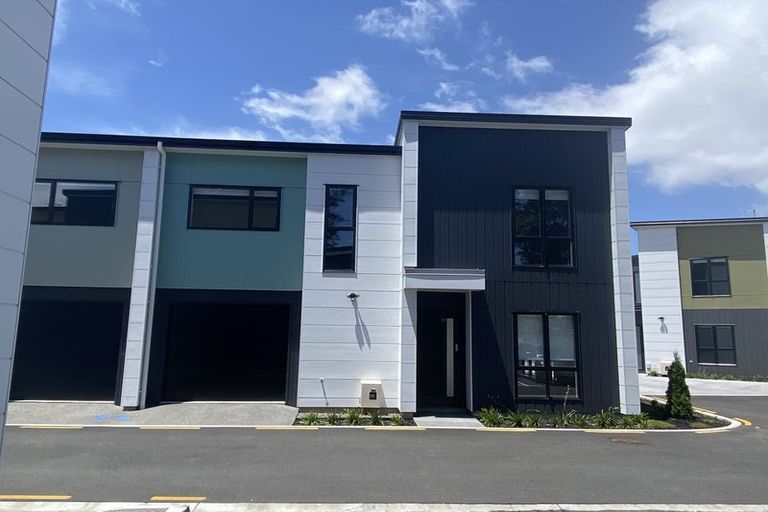 Photo of property in 12 Emmadale Lane, Hamilton East, Hamilton, 3216