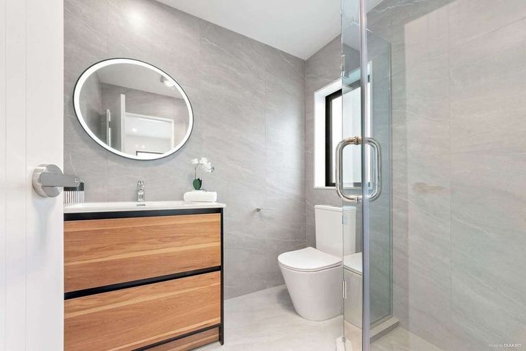 Photo of property in 17e Stanniland Street, Sunnyhills, Auckland, 2010