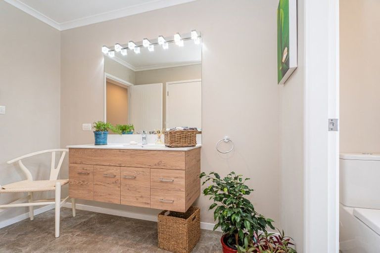 Photo of property in 10 Austin Drive, Whitianga, 3510