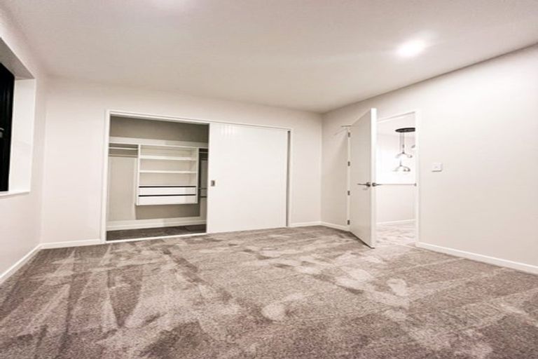 Photo of property in 20 Heketara Way, Massey, Auckland, 0614