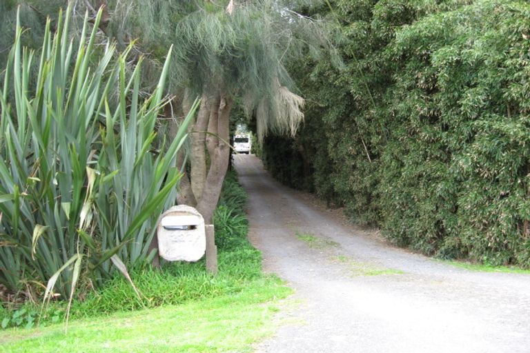 Photo of property in 227 Mazengarb Road, Paraparaumu, 5032