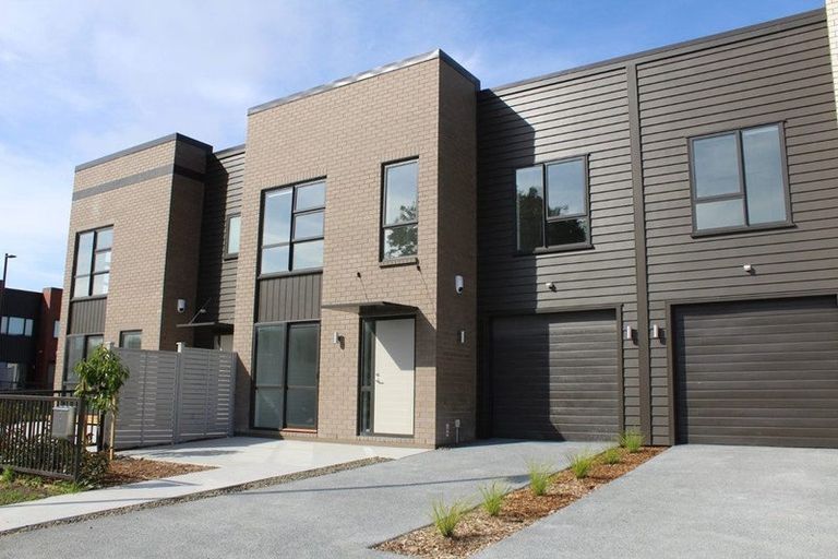 Photo of property in 7 Pepene Avenue, Takanini, 2112