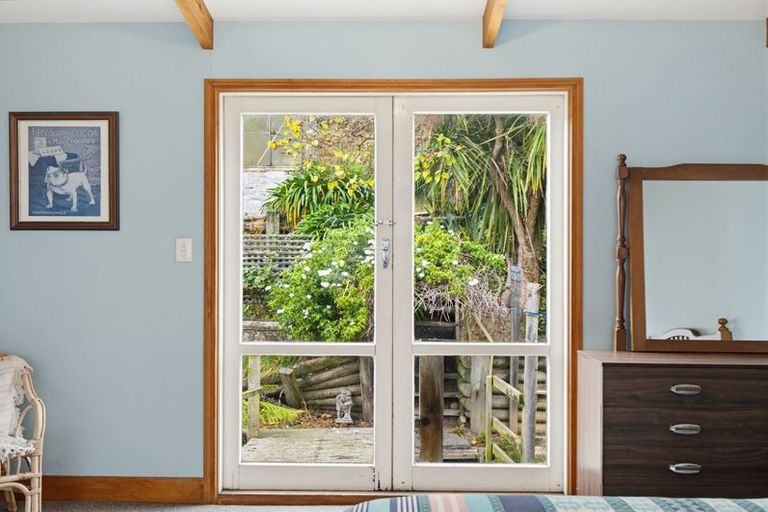 Photo of property in 9 Hawkhurst Road, Lyttelton, 8082