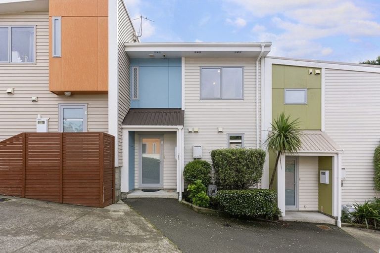 Photo of property in 2/2 Chelmsford Street, Ngaio, Wellington, 6035