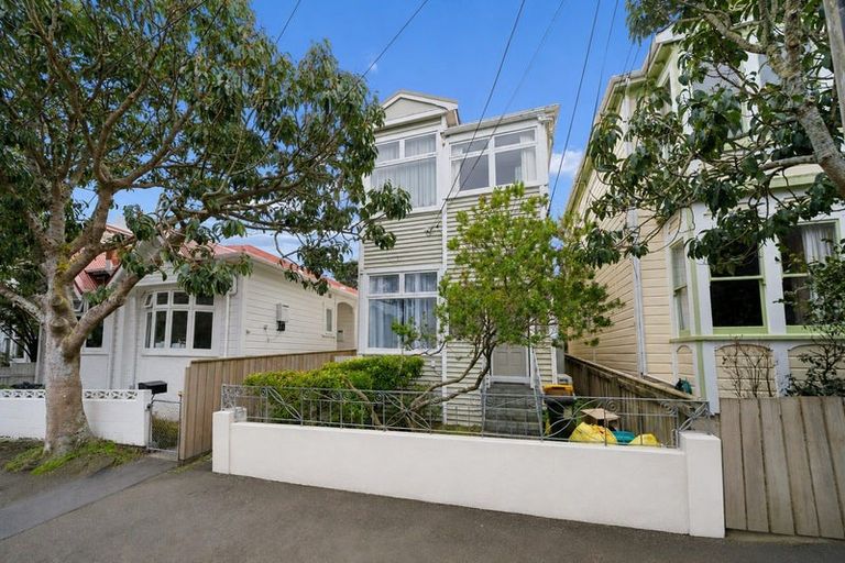Photo of property in 39 Roy Street, Newtown, Wellington, 6021