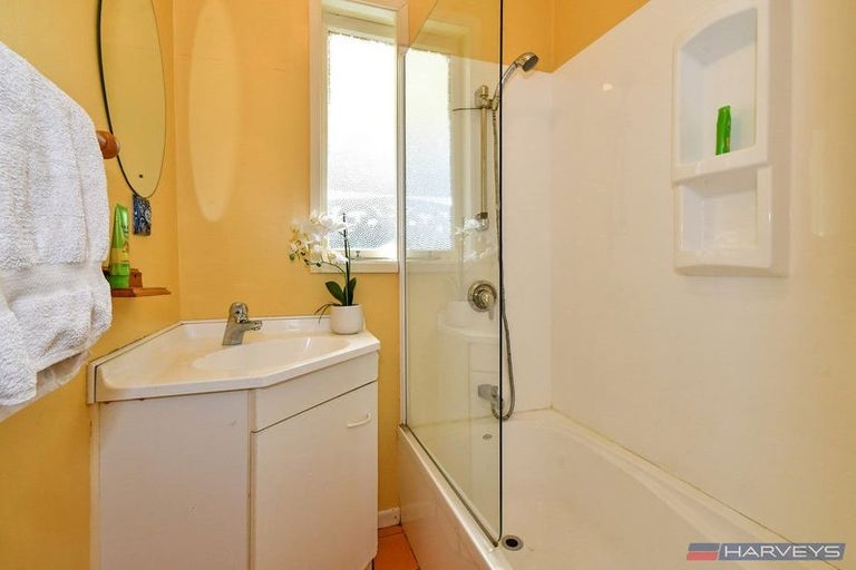 Photo of property in 76 Bays Road, Orere Point, Papakura, 2585