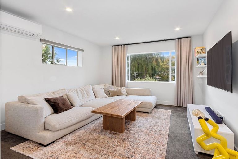 Photo of property in 71a Eastern Terrace, Beckenham, Christchurch, 8023