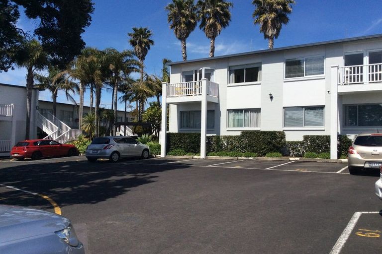 Photo of property in 5/72 Kitchener Road, Milford, Auckland, 0620