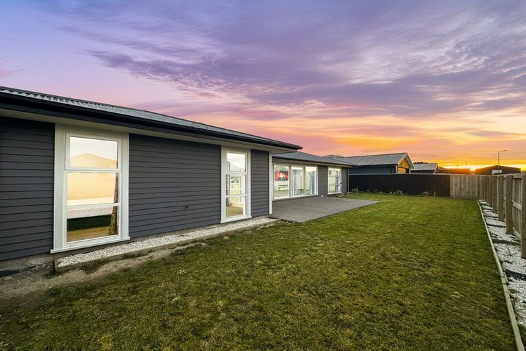 Photo of property in 8 Clonbunny Close, Rolleston, 7614