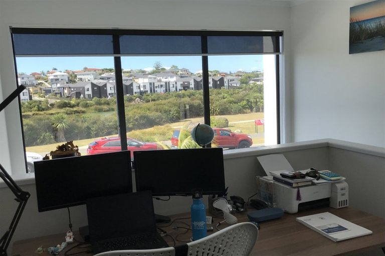 Photo of property in 26 Owen Chapman Drive, Red Beach, 0932