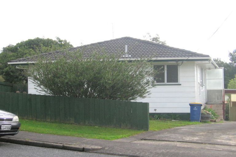 Photo of property in 12 Helena Street, Massey, Auckland, 0614