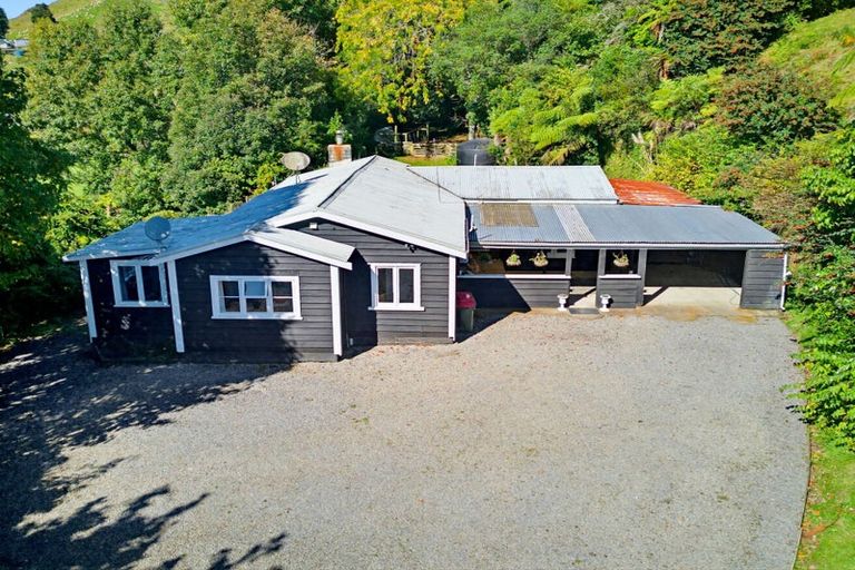 Photo of property in 822 Motukawa Road, Tarata, Inglewood, 4387