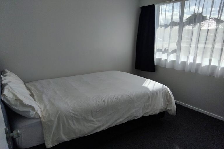 Photo of property in 70a Featherston Street, Takaro, Palmerston North, 4412