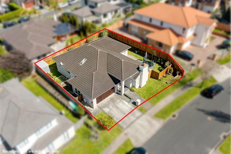 Photo of property in 8 Chateau Rise, Flat Bush, Auckland, 2016