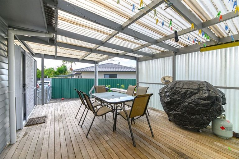 Photo of property in 85 Gloria Avenue, Te Atatu Peninsula, Auckland, 0610