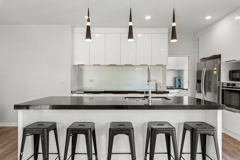 Photo of property in 3 Crompton Place, Orewa, 0931