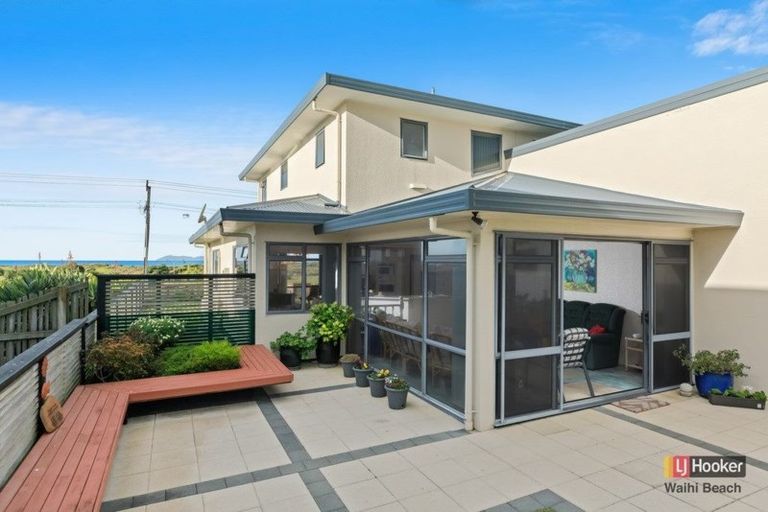 Photo of property in 142 Seaforth Road, Waihi Beach, 3611