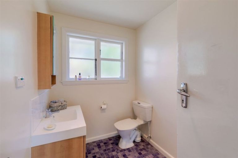 Photo of property in 16 Holly Road, St Albans, Christchurch, 8014