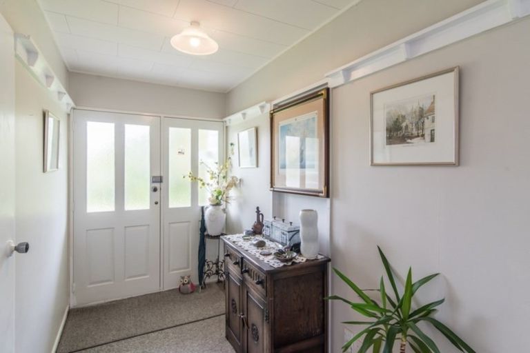 Photo of property in 9 Lesley Grove, Waikanae, 5036