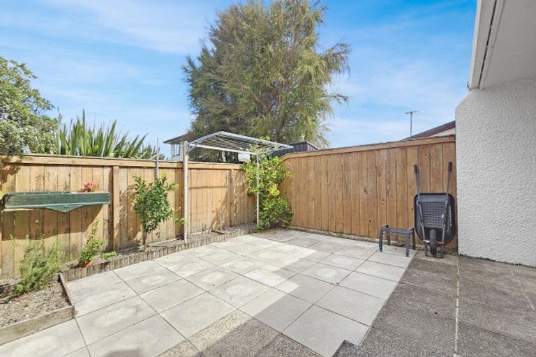 Photo of property in 8 Raukura Place, Koutu, Rotorua, 3010