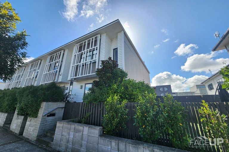 Photo of property in 21 Kanuka Road, Hobsonville, Auckland, 0616