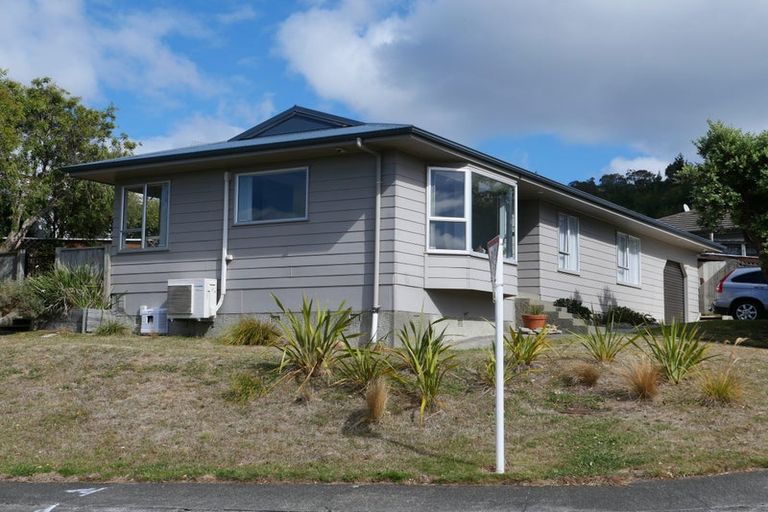 Photo of property in 2 Thimble Lane, Whitby, Porirua, 5024