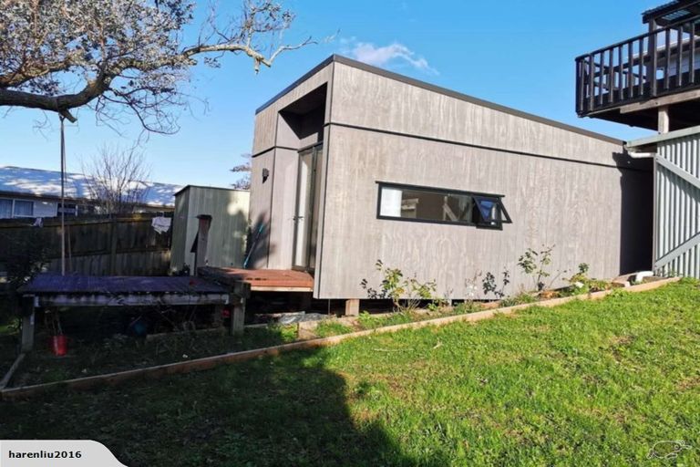 Photo of property in 2/20 Celeste Place, Totara Vale, Auckland, 0627