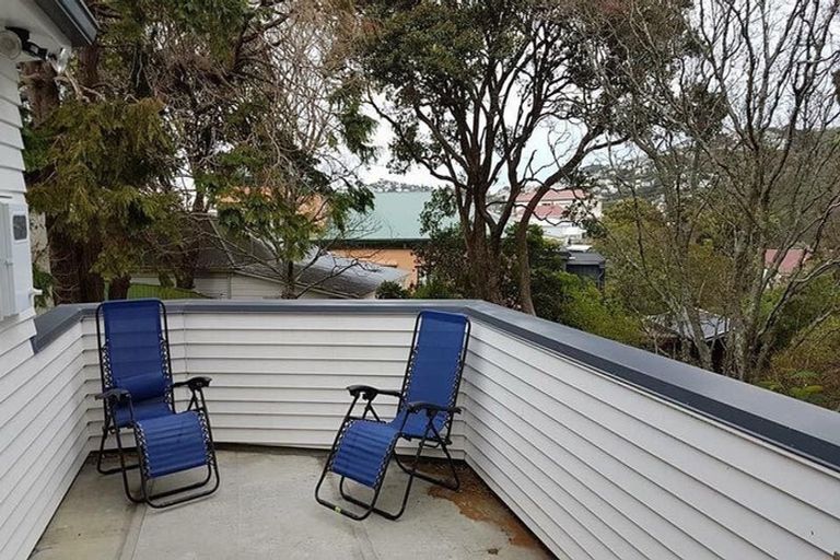 Photo of property in 87b Kelburn Parade, Kelburn, Wellington, 6012