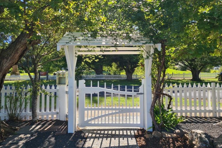 Photo of property in 1699 Rings Road, Coromandel, 3506