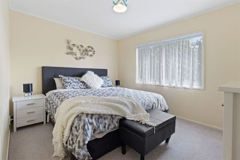 Photo of property in 2/49 Strid Road, Te Atatu South, Auckland, 0610