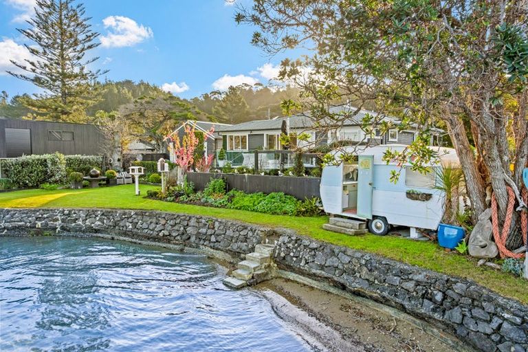 Photo of property in 399 Leigh Road, Whangateau, Warkworth, 0985