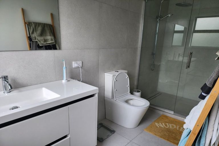 Photo of property in 2 Wairau Road, Oakura, 4374