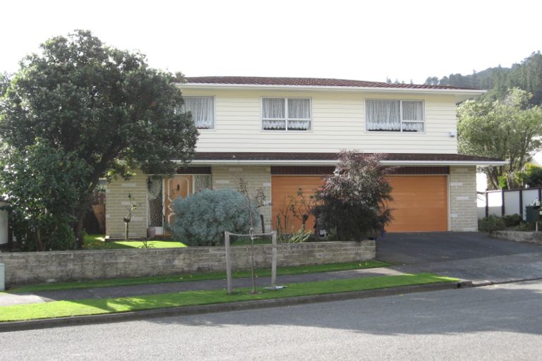 Photo of property in 16 Helvetia Grove, Naenae, Lower Hutt, 5011