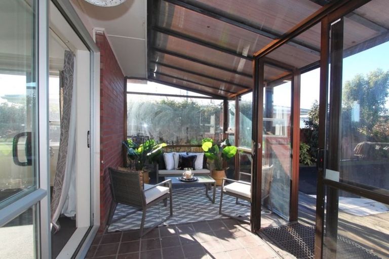 Photo of property in 21 Inwoods Road, Parklands, Christchurch, 8083