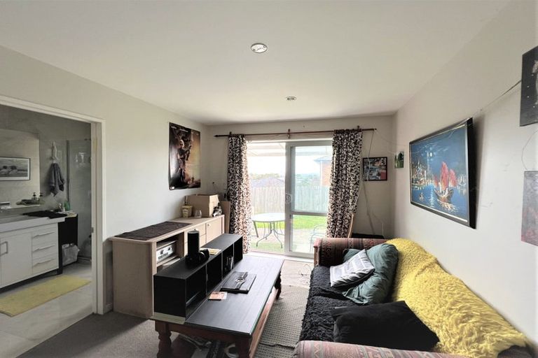 Photo of property in 27 Mantra Road, Massey, Auckland, 0614