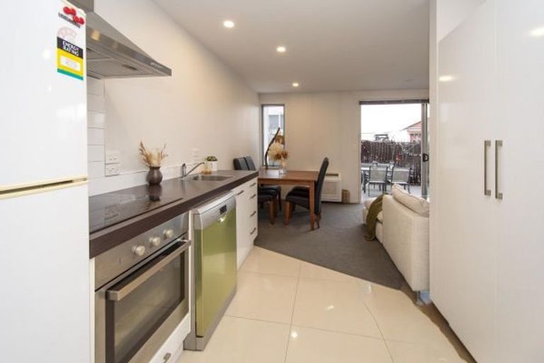 Photo of property in 2/318 Barbadoes Street, Christchurch Central, Christchurch, 8011