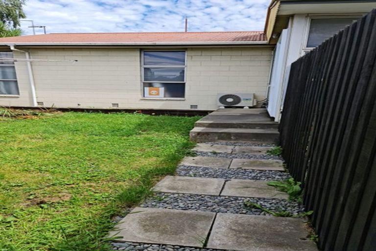 Photo of property in 2/72 Springs Road, Hornby, Christchurch, 8042
