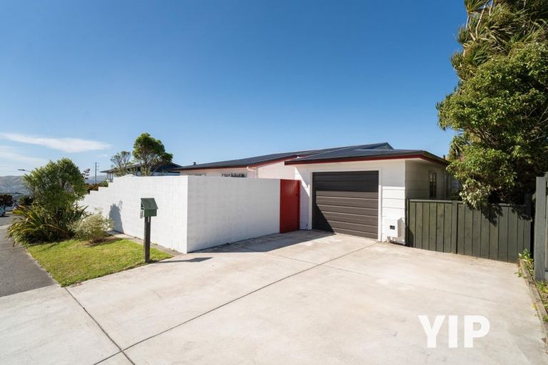 Photo of property in 68 Baylands Drive, Newlands, Wellington, 6037