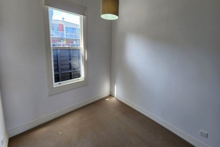 Photo of property in 77 Eliot Street, New Plymouth, 4310