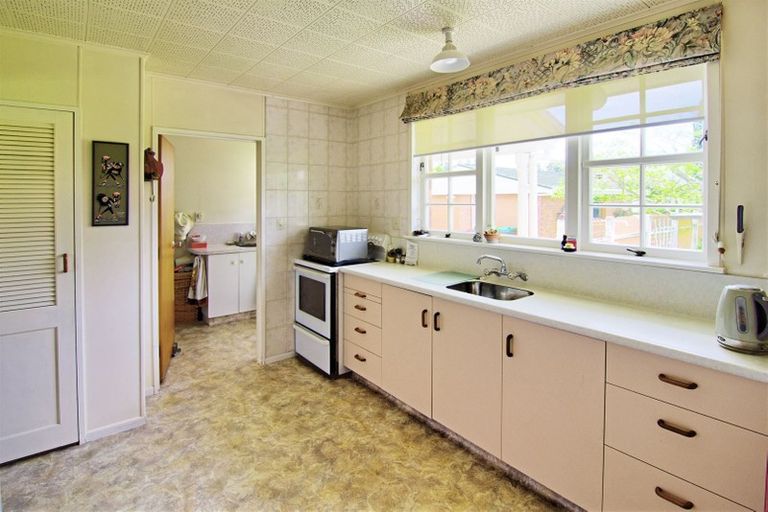 Photo of property in 12 Chamberlain Road, Masterton, 5810