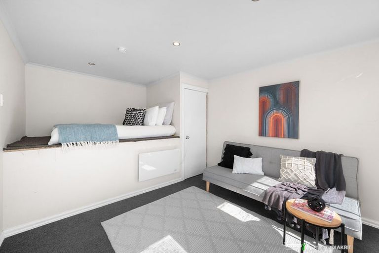 Photo of property in 58 Fairview Crescent, Kelburn, Wellington, 6012