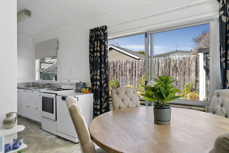 Photo of property in 4 Kereru Street, Two Mile Bay, Taupo, 3330