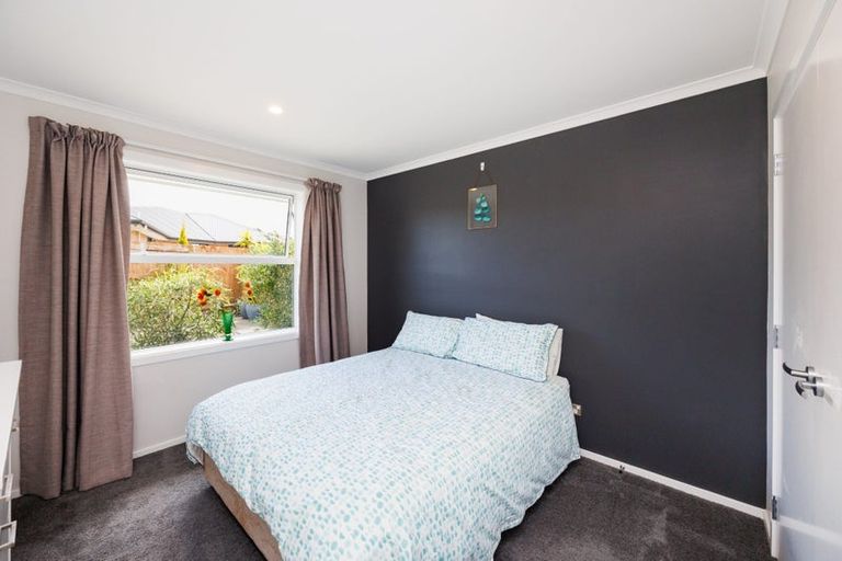 Photo of property in 132 Johnstone Drive, Fitzherbert, Palmerston North, 4410
