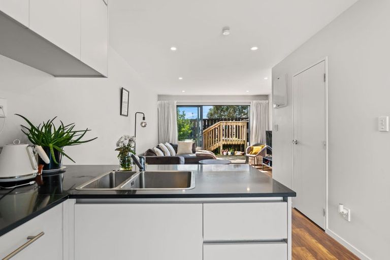 Photo of property in 8/36 Kaipatiki Road, Glenfield, Auckland, 0629