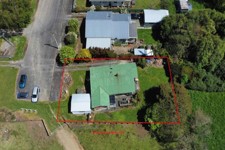 Photo of property in 35 Neptune Street, Dannevirke, 4930