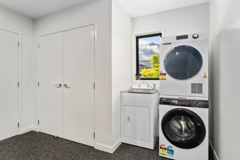 Photo of property in 27 Mulholland Drive, Jacks Point, 9371